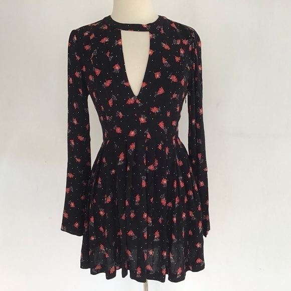 Free People Teagan Black Long Sleeve Y2K Dress with Red Flowers Size 2 overs… - Picture 3 of 13